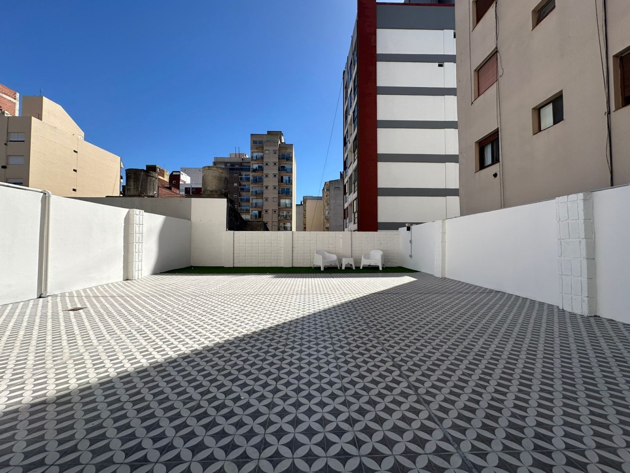 Venta de Departamento de 3 ambientes con terraza propia de 90 m2 en la Perla