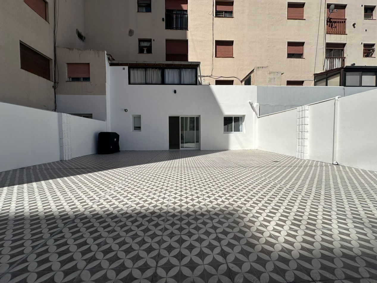 Venta de Departamento de 3 ambientes con terraza propia de 90 m2 en la Perla